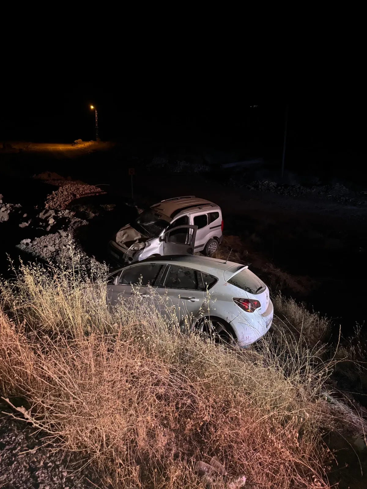 Bingöl karayolunda feci kaza: 4'ü ağır 9 yaralı