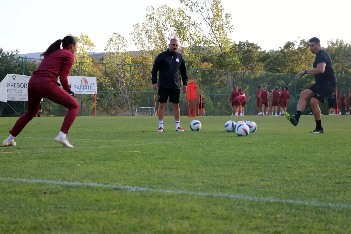 Galatasaray Kadın Futbol Takımı Şampiyonluk Hedefli Kamp Yapıyor