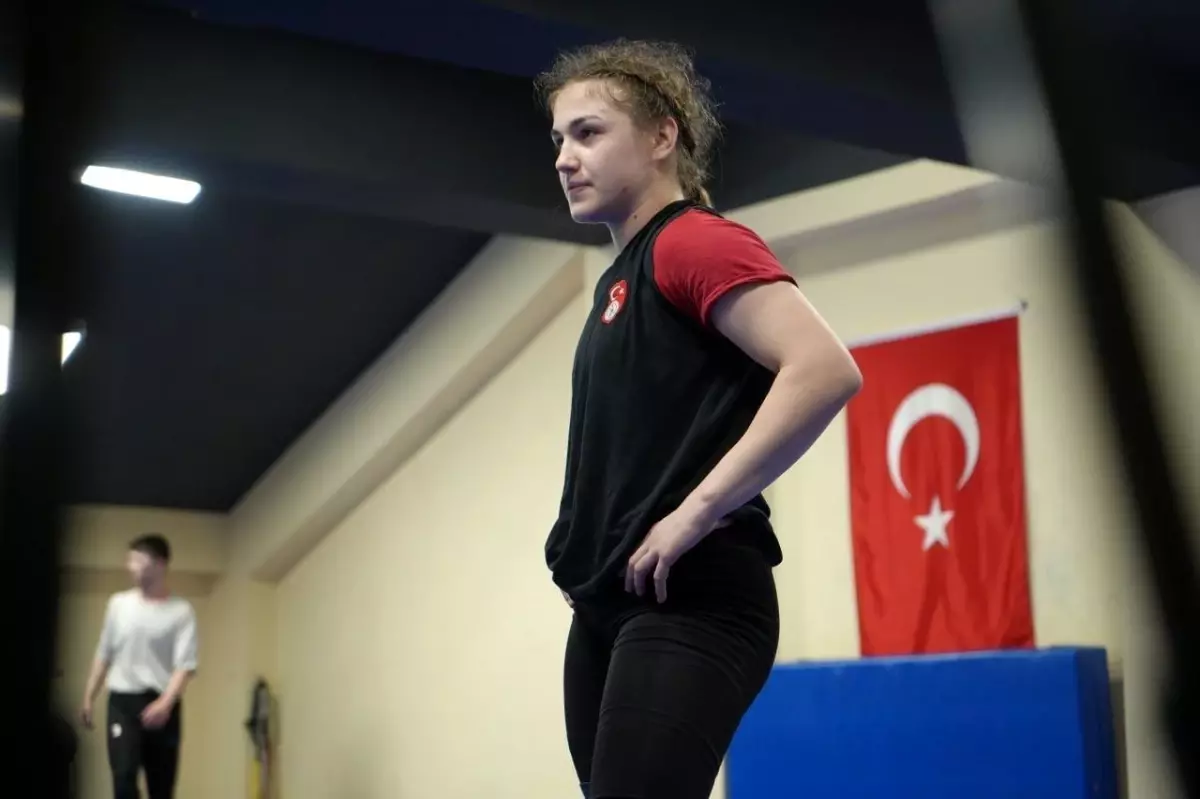 Beyzanur Akkuş Dünya Üçüncüsü Oldu