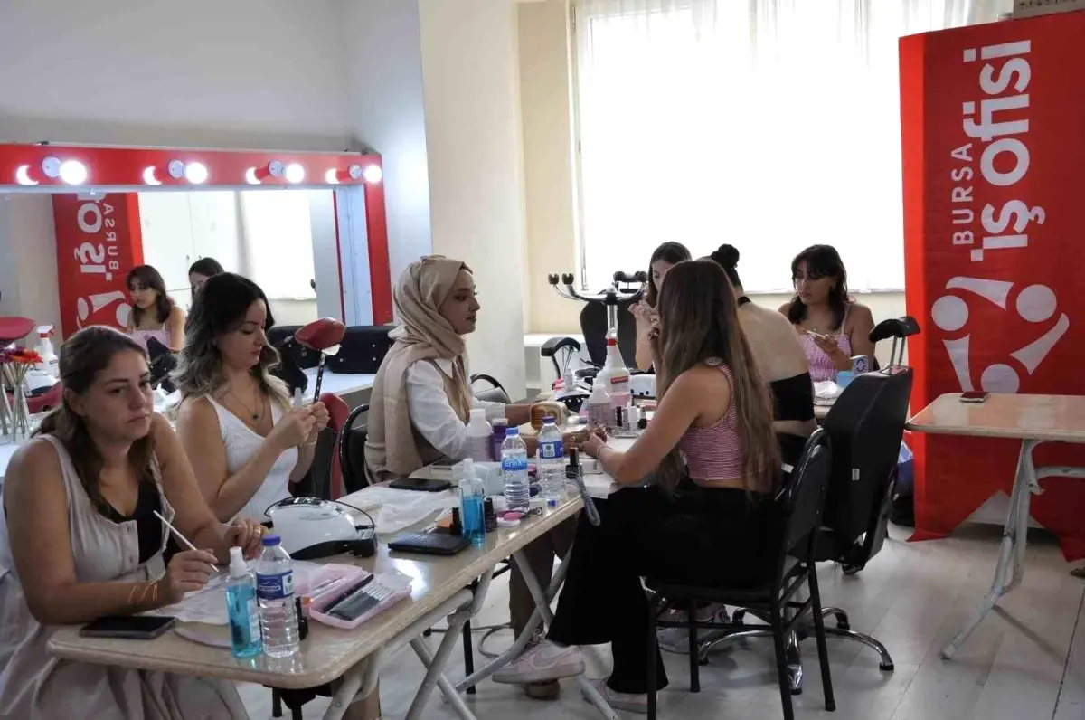 Bursa Büyükşehir Belediyesi, Kadınlara Meslek Eğitimi Veriyor