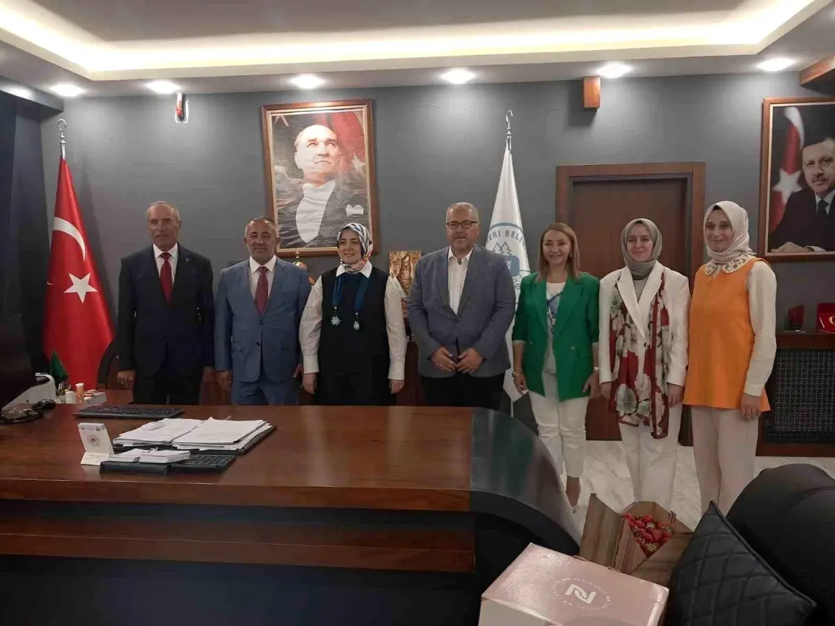Kadınların Gücüne Vurgu: Tuğba Işık Ercan Bilecik'te Kadın Buluşması'na Katıldı