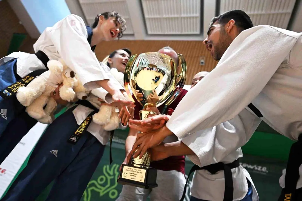 Anadolu Üniversitesi Taekwondo Takımı'ndan Büyük Başarı