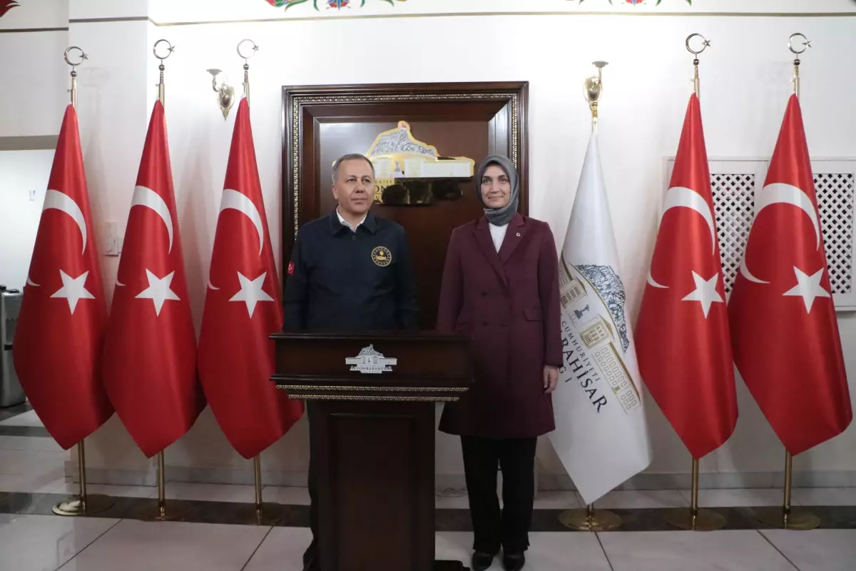Bakan Yerlikaya, Afyonkarahisar Valiliği'ni Ziyaret Etti