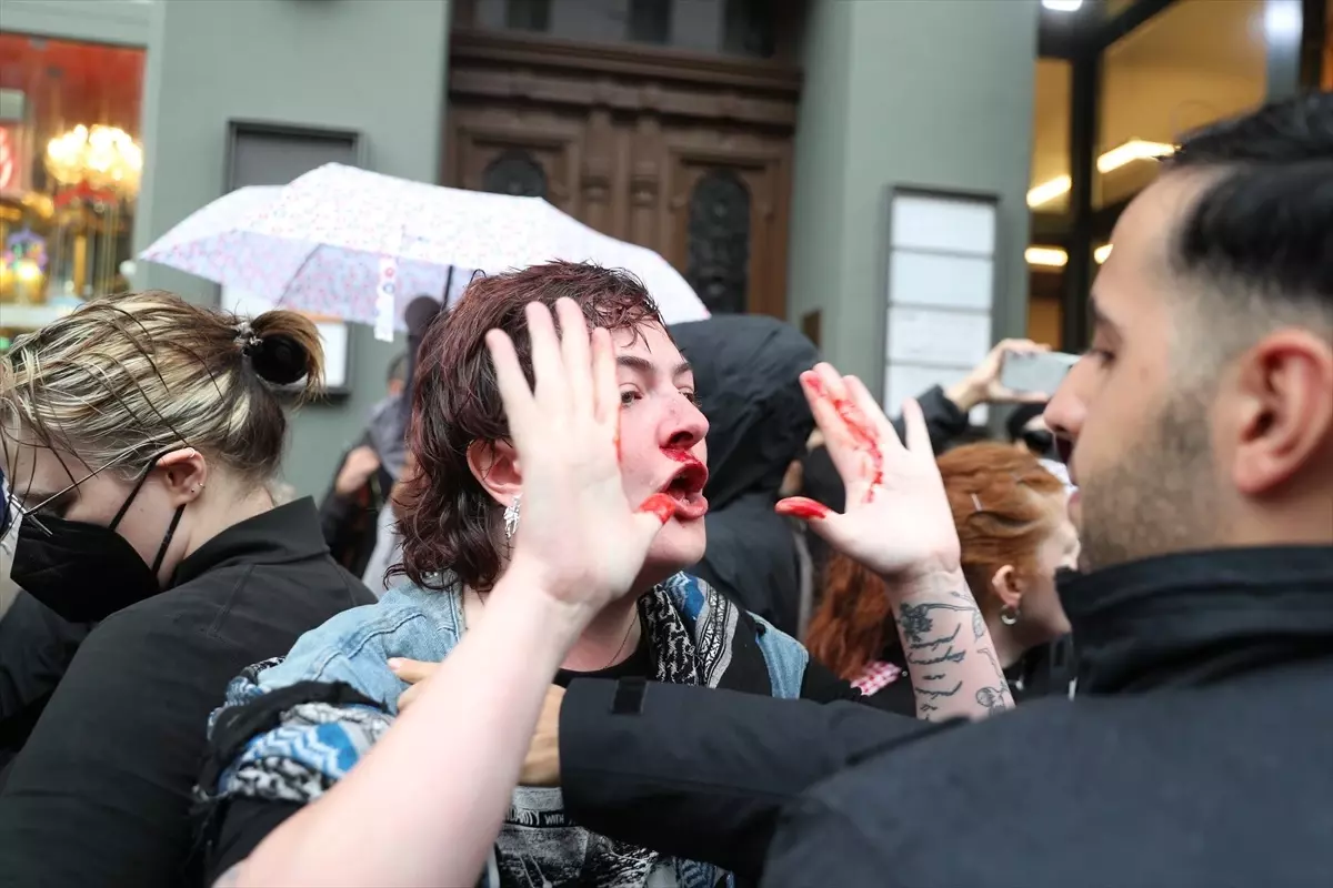 Berlin'de Filistin Eylemine Polis Müdahalesi