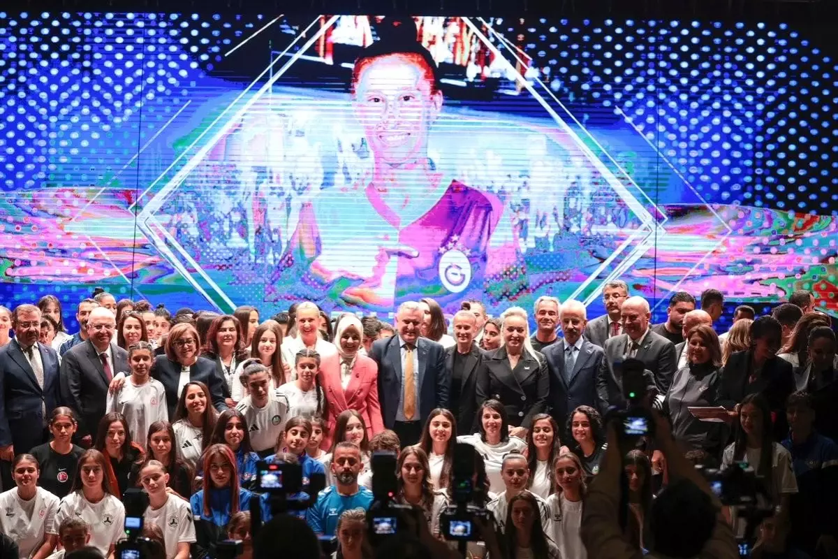 II. Kristal Ayaklar Ödül Töreni'nde Kadın Futboluna Destek Mesajları