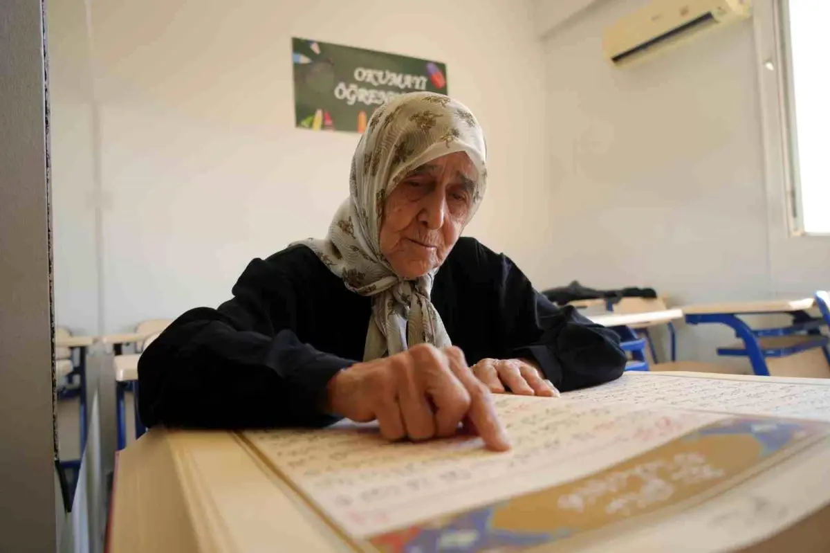 87 Yaşındaki Fadile Tılfarlıgil, Kur'an-ı Kerim Okumayı Öğrendi