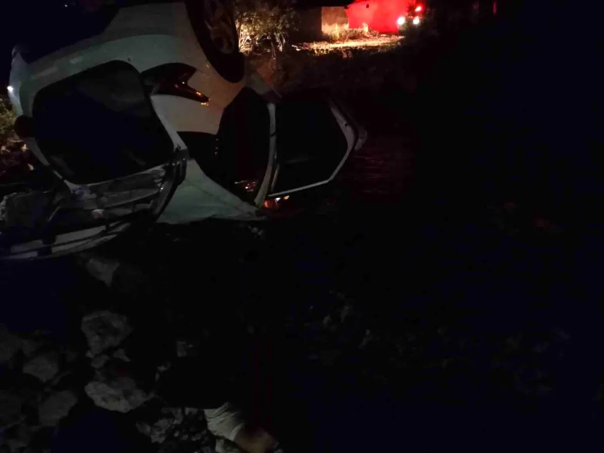 Aşkale'de köprüden nehre uçan otomobilde 1 ölü, 1 yaralı
