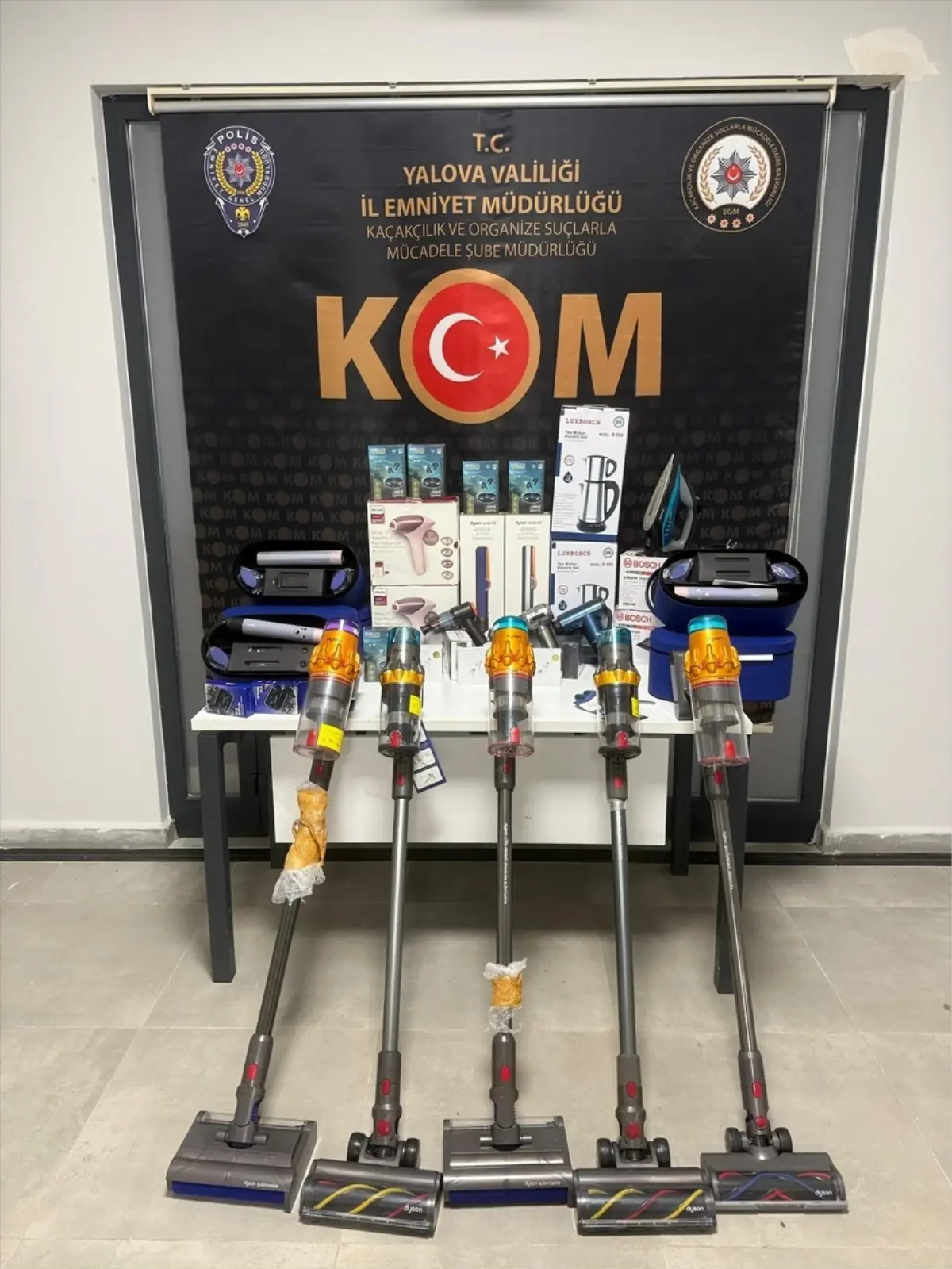 Yalova'da Kaçak Elektronik ve Tütün Ürünleri Ele Geçirildi
