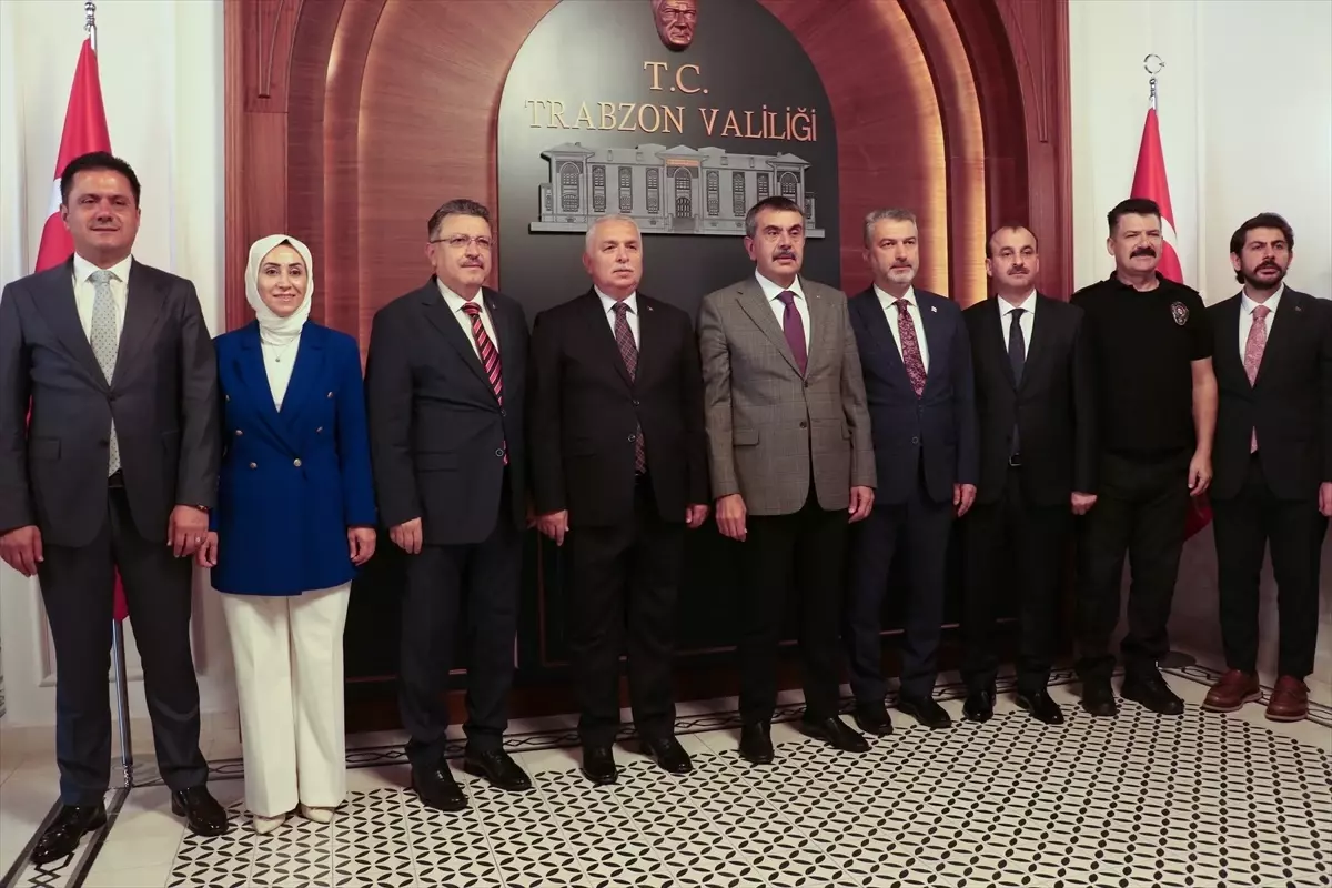 Bakan Tekin, 'Ailem' Dizisi Setini Ziyaret Etti