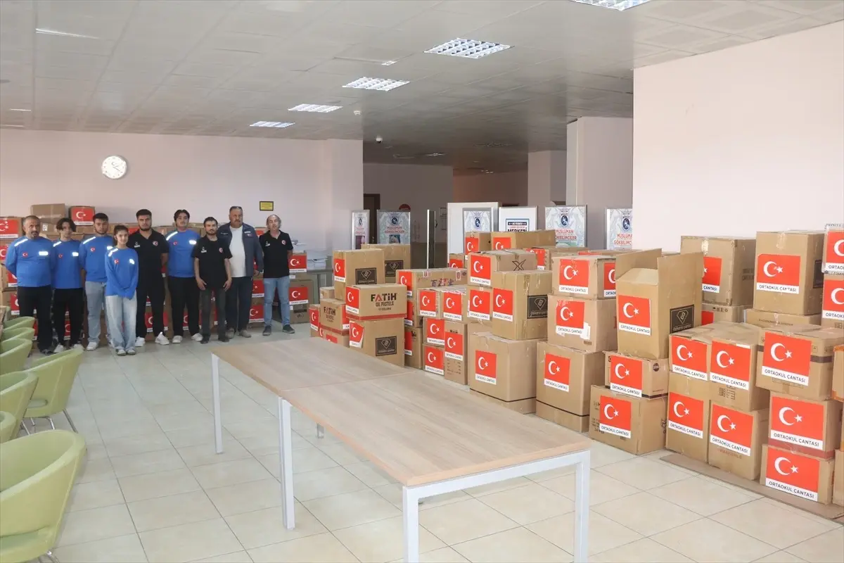 Çankırı'dan Suriye'ye Kırtasiye Yardımı