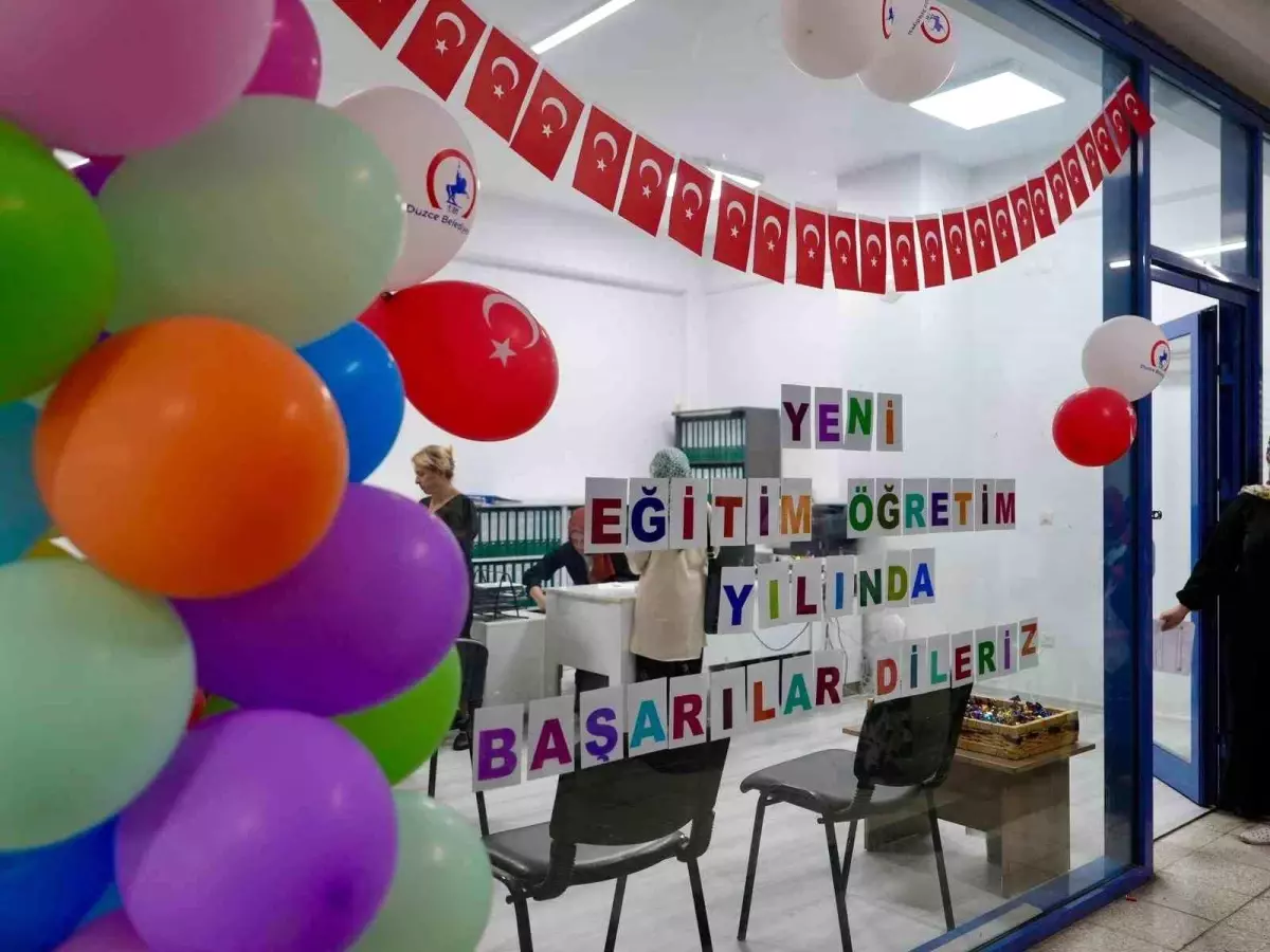 Düzce Belediyesi'nden 2 Bin Çocuğa Kırtasiye Desteği