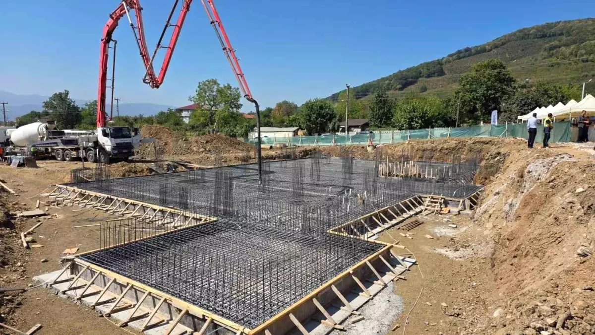 Çilimli Gençlik Merkezi'nin Temeli Atıldı