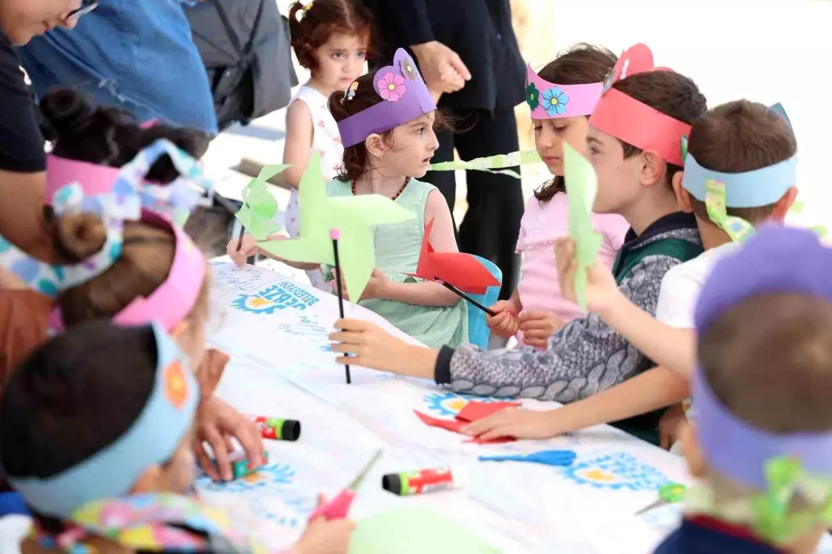 Başkan Büyükgöz, 'Atölyem Parkta' Etkinliğinde Miniklerle Bir Araya Geldi