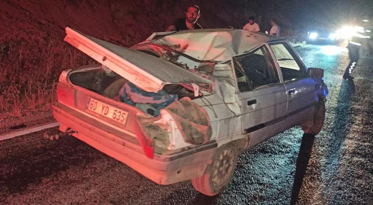 Yeşilyurt'ta Otomobil Devrildi: 3 Yaralı
