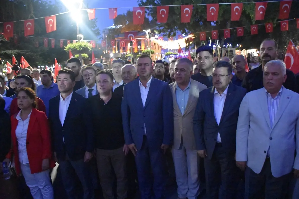 Trabzon'da Zafer Bayramı Fener Alayı