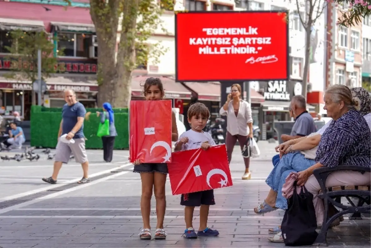 Gençler Ankara'da Zafer Gezisi'nde