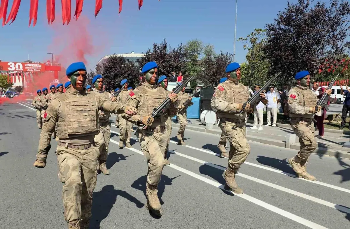 Düzce'de 30 Ağustos Zafer Bayramı Coşkuyla Kutlandı