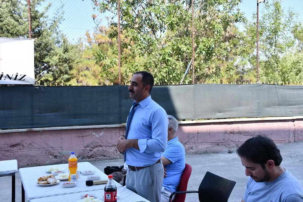Vezirköprü Anadolu Lisesi'nde Mezunlar Buluşması