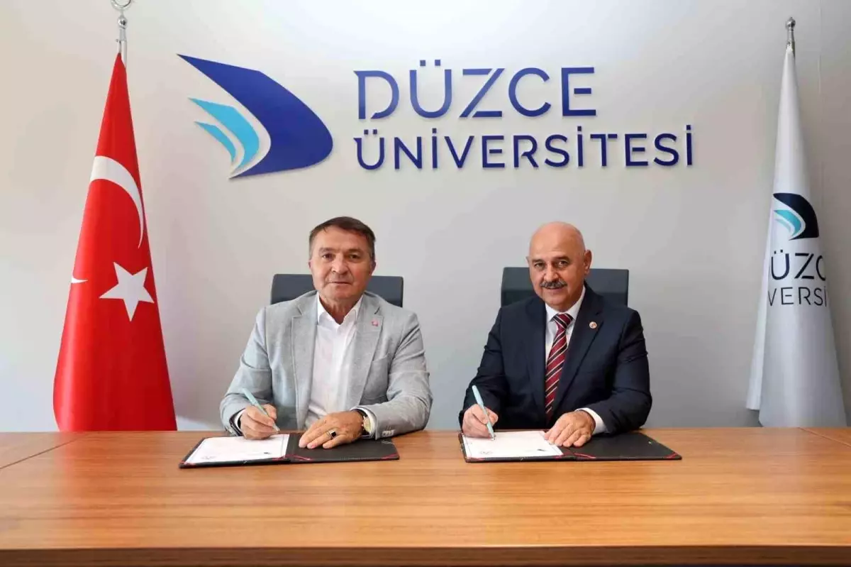 Düzce Üniversitesi'nde Toplu İş Sözleşmesi İmzalandı