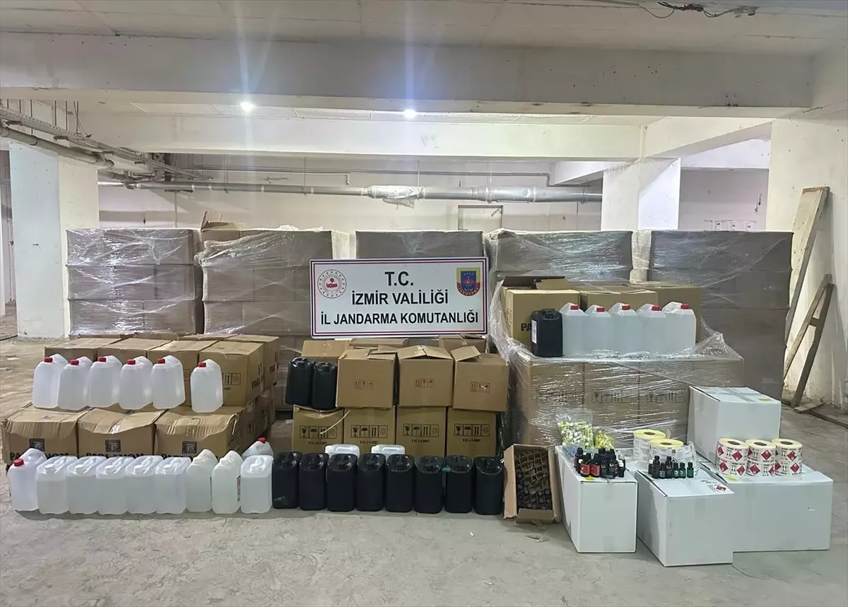 İzmir'de Kaçak Alkol Operasyonu: 7 Ton Ele Geçirildi