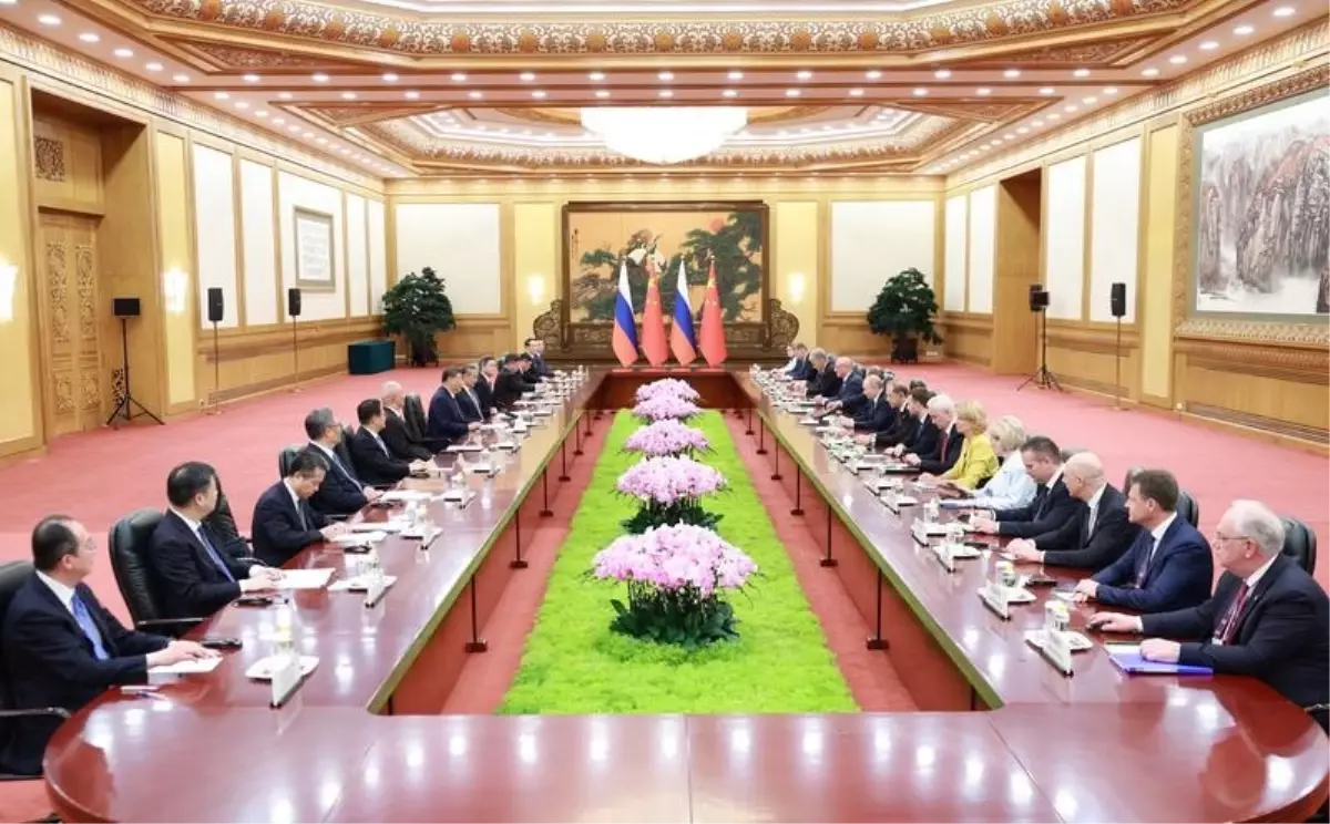 Şi ve Putin Pekin'de Görüştü