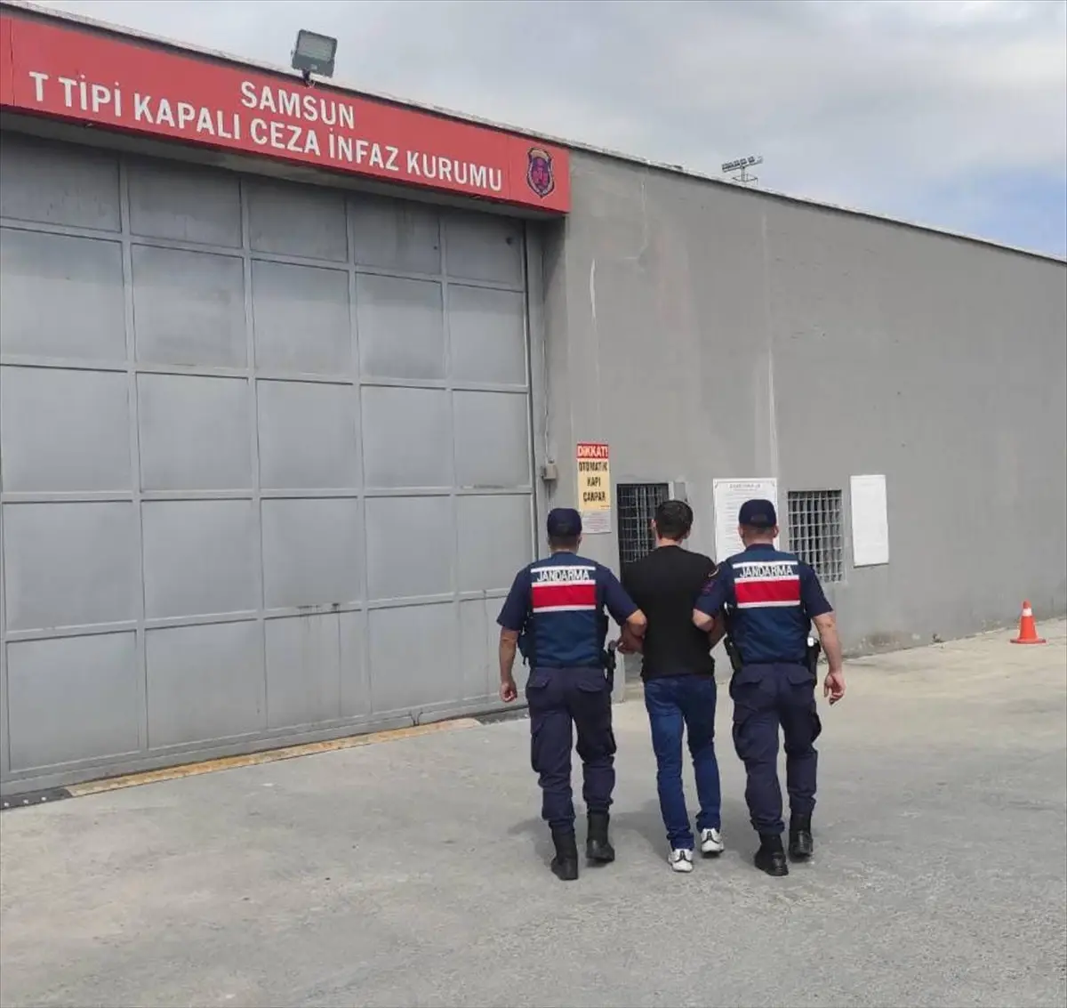 Firari Hükümlü Canik'te Yakalandı