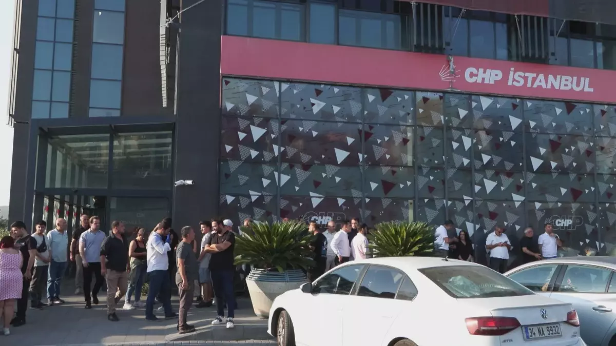 CHP İstanbul İl Başkanı Özgür Çelik Görevden Alındı
