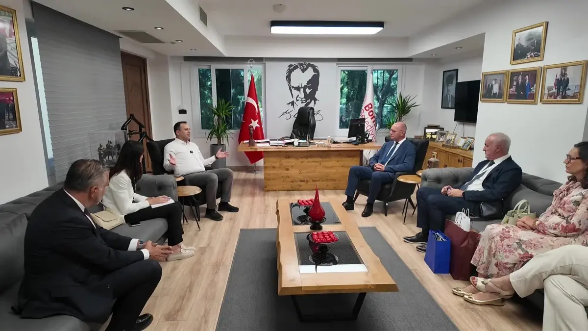 Bornova Belediye Başkanı Eşki'den Tuzla Heyetine Yeşil Enerji ve Teknoloji İş Birliği Mesajı