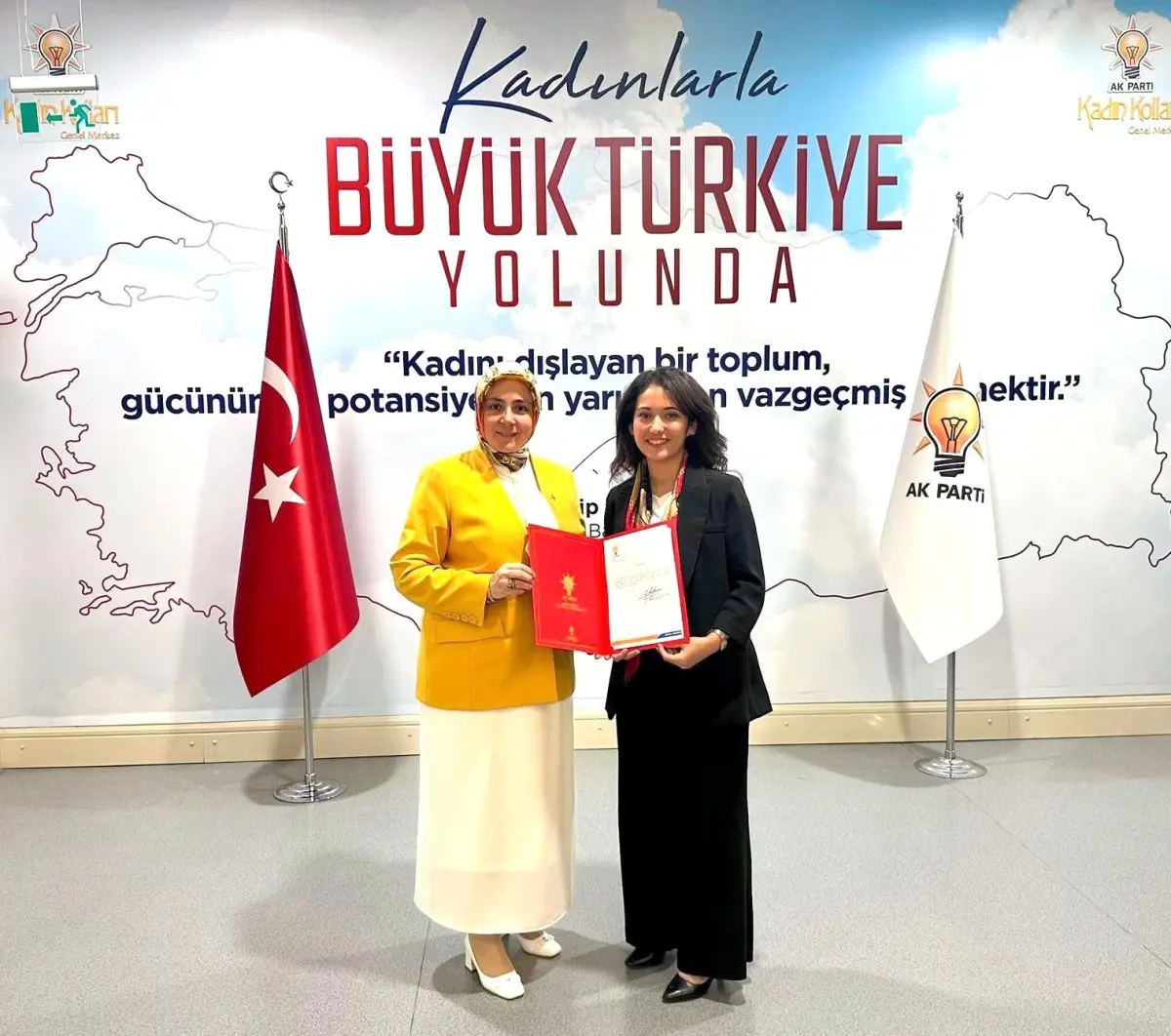 Aydın'da AK Parti İl Kadın Kolları Başkanlığı'na Şahika Edremit Atandı