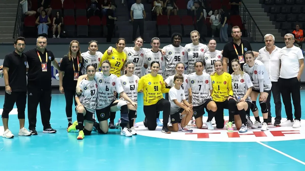 Bursa Büyükşehir Belediyespor Kadın Hentbol Takımı Finale Yükseldi