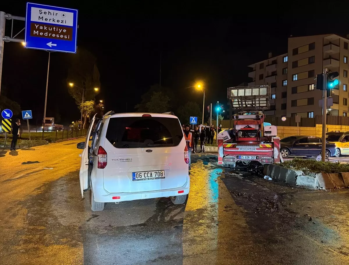 Trafik Kazası Sonrası Kavga: 3 Yaralı