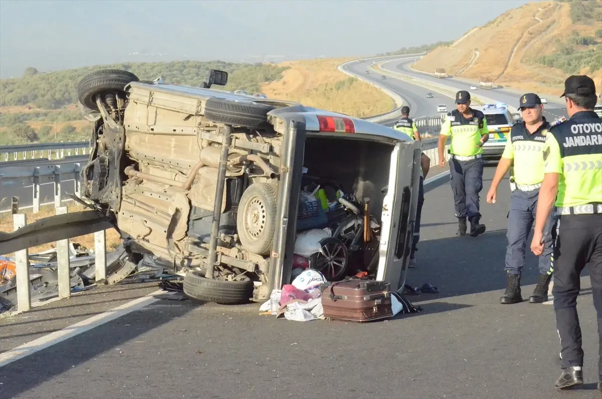 Kuyucak'ta Minibüs Kazası: 1 Ölü, 2 Yaralı