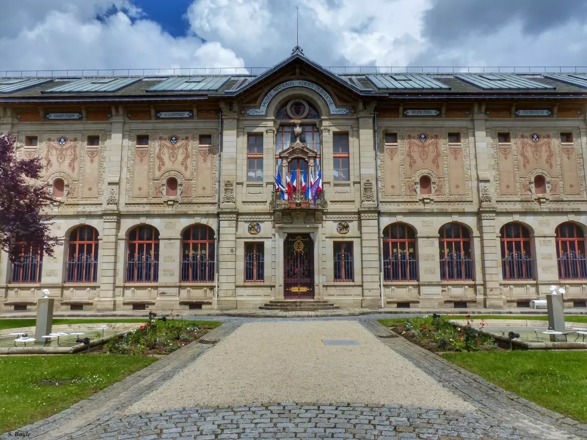 Limoges Müzesinde 9,5 Milyon Avroluk Soygun