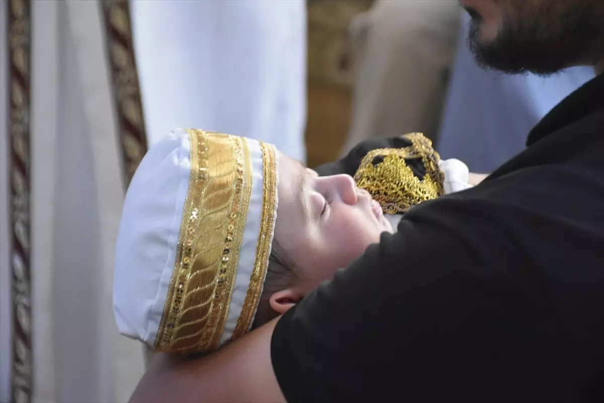 Kerkük'te Mevlid Kandili'nde Toplu Sünnet Töreni