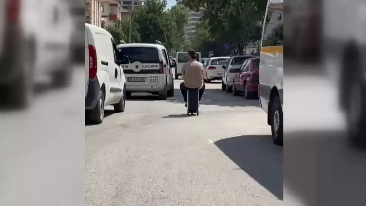 Elektrikli Skuter Valizle Yolculuk