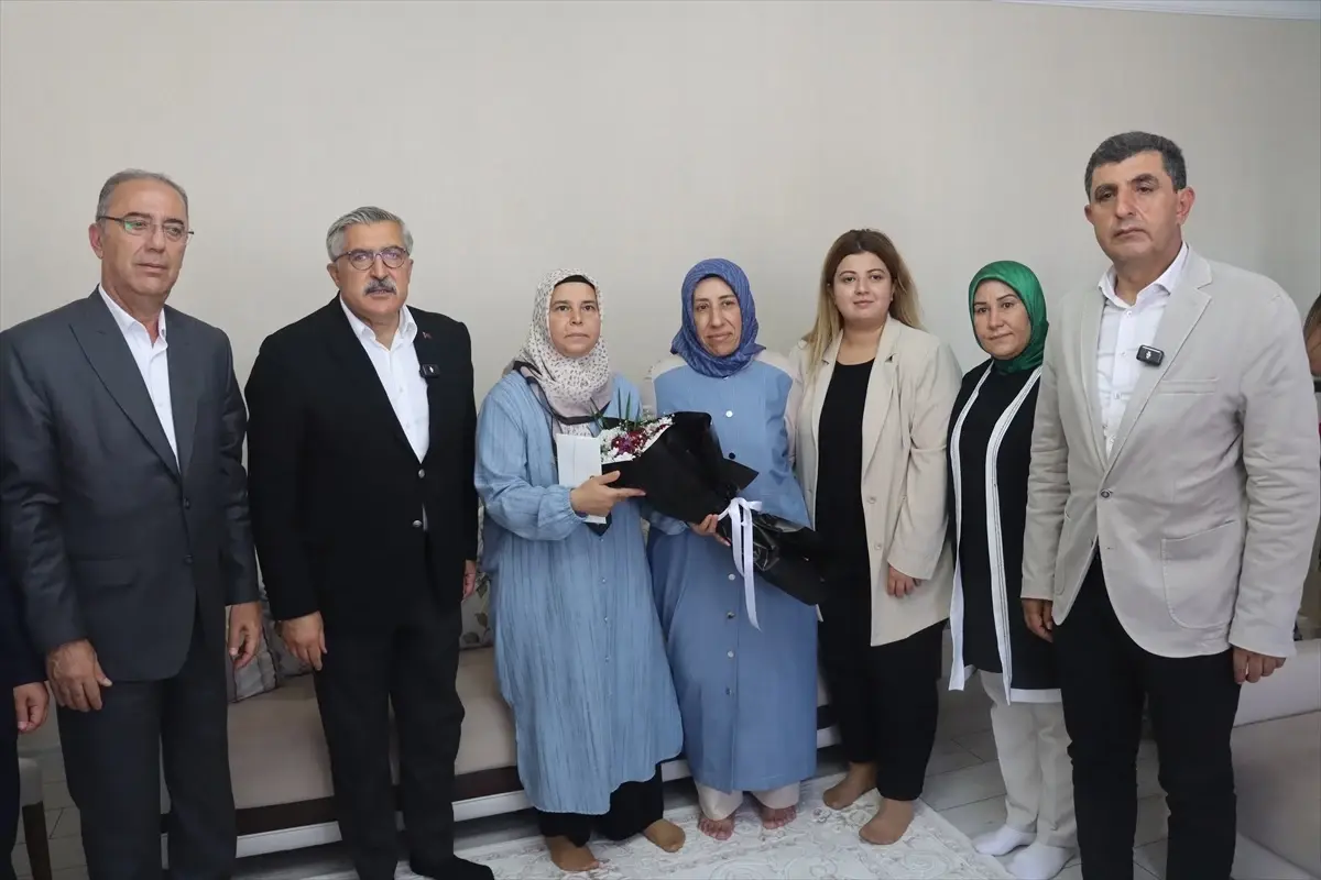 AK Parti Genel Başkan Yardımcısı Yayman, Hatay'da şehit ailesini ziyaret etti