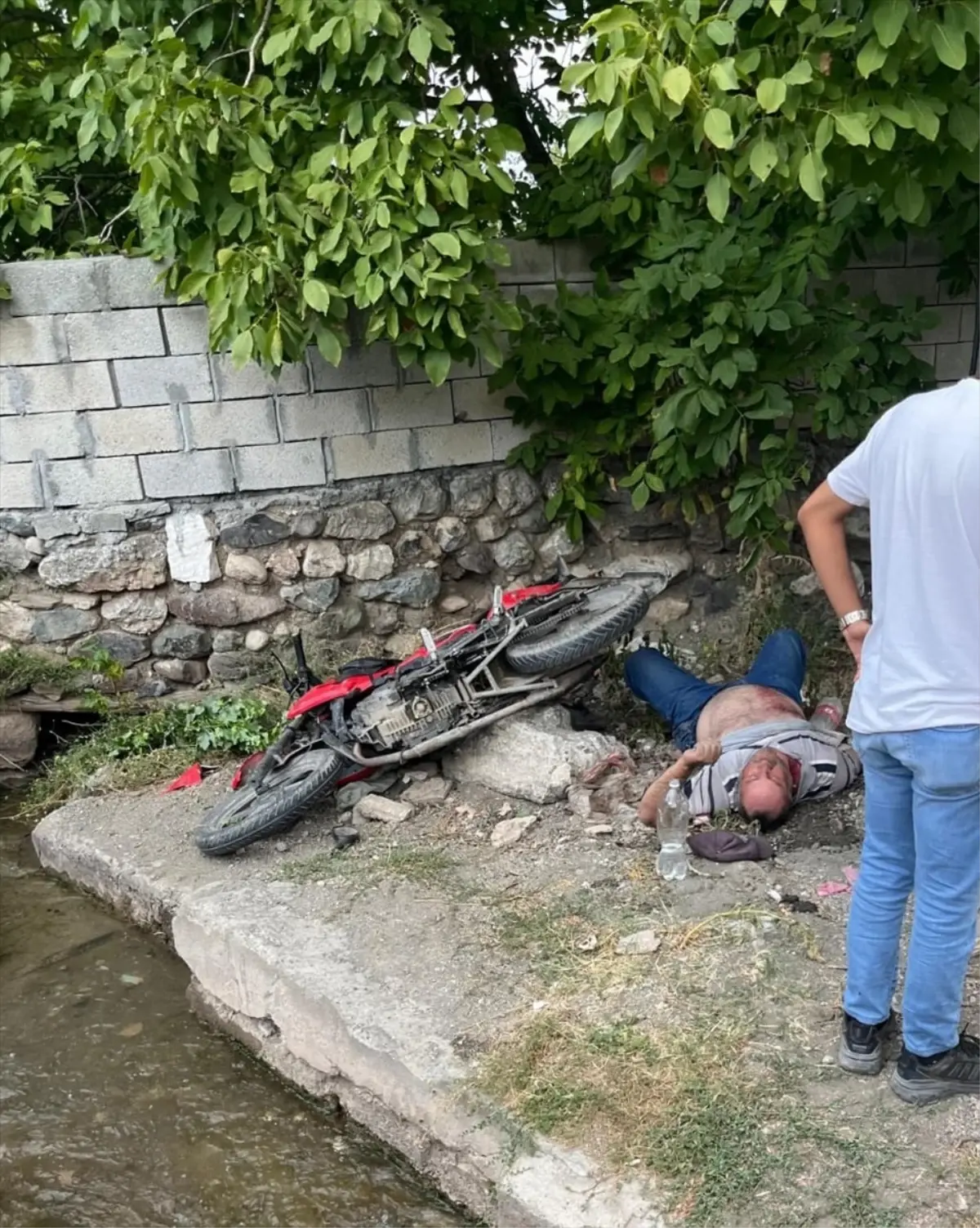 Kağızman'da kovalamaca, motosiklet kazasıyla sona erdi