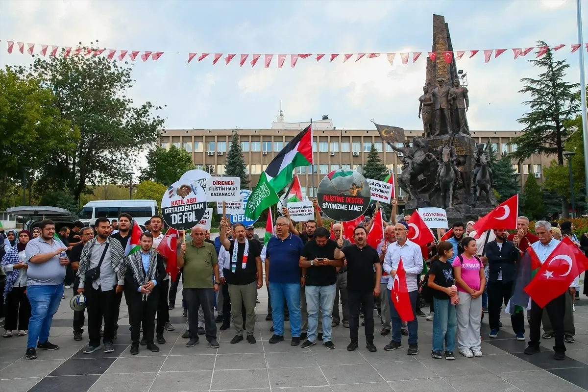 İzmir ve Uşak'tan Filistin'e ve Küresel Sumud Filosu'na destek