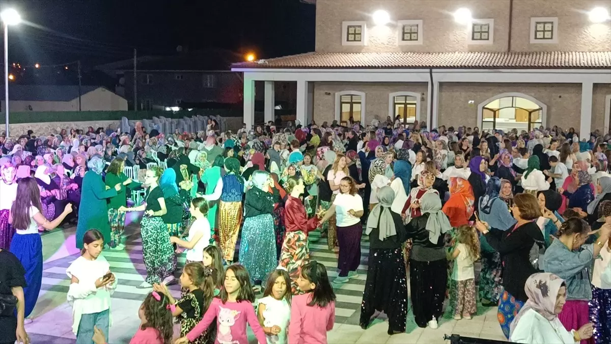 Pazaryeri'nde Şalvar Gecesi Coşkusu