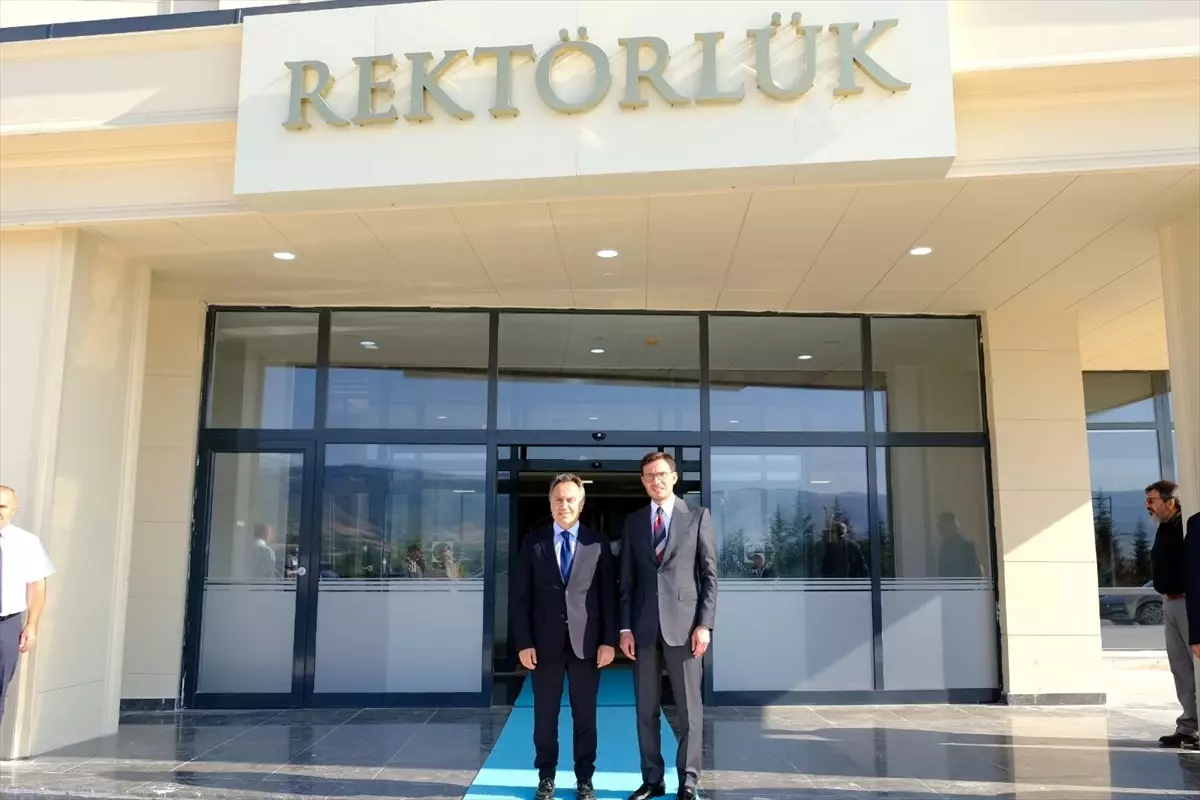 Başkan Yazıcıoğlu TOGÜ'yü Ziyaret Etti
