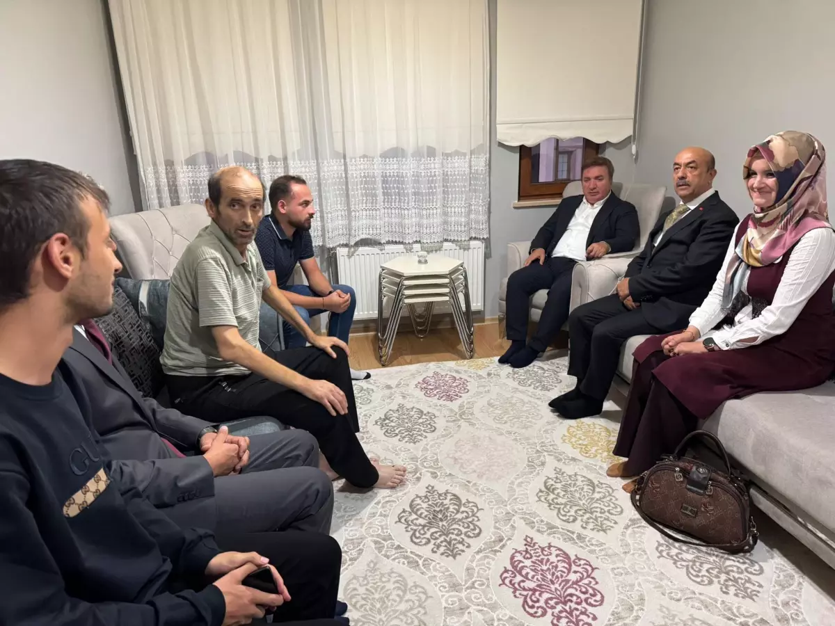 Vali Aydoğdu'dan Kübra Öğretmene Ödül