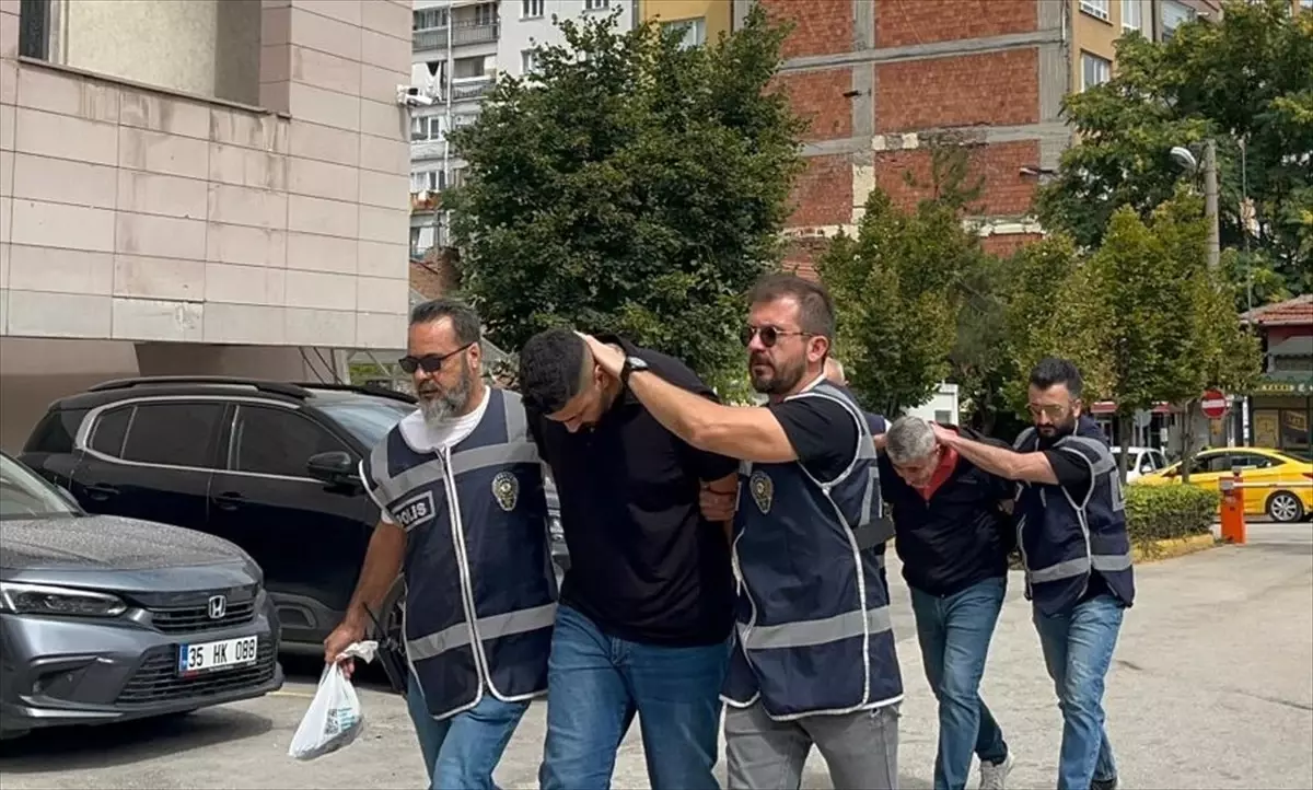 Ambulansa Yol Verip Tehdit Ettiler
