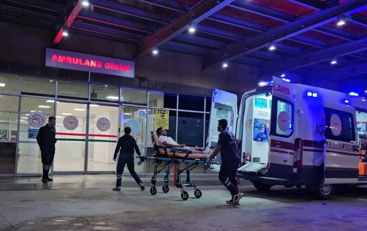 Çorum'da Bıçaklı Kavga: 3 Yaralı