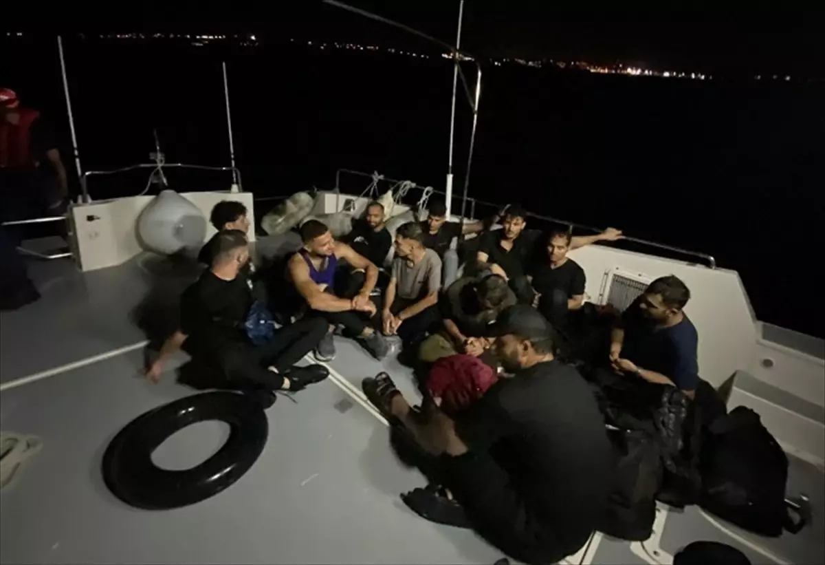 Çeşme Açıklarında 11 Düzensiz Göçmen Yakalandı