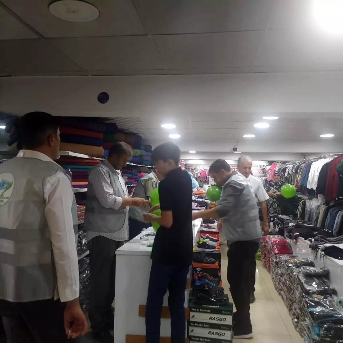 İyilik Elçileri Öğrencilere Destek Oldu