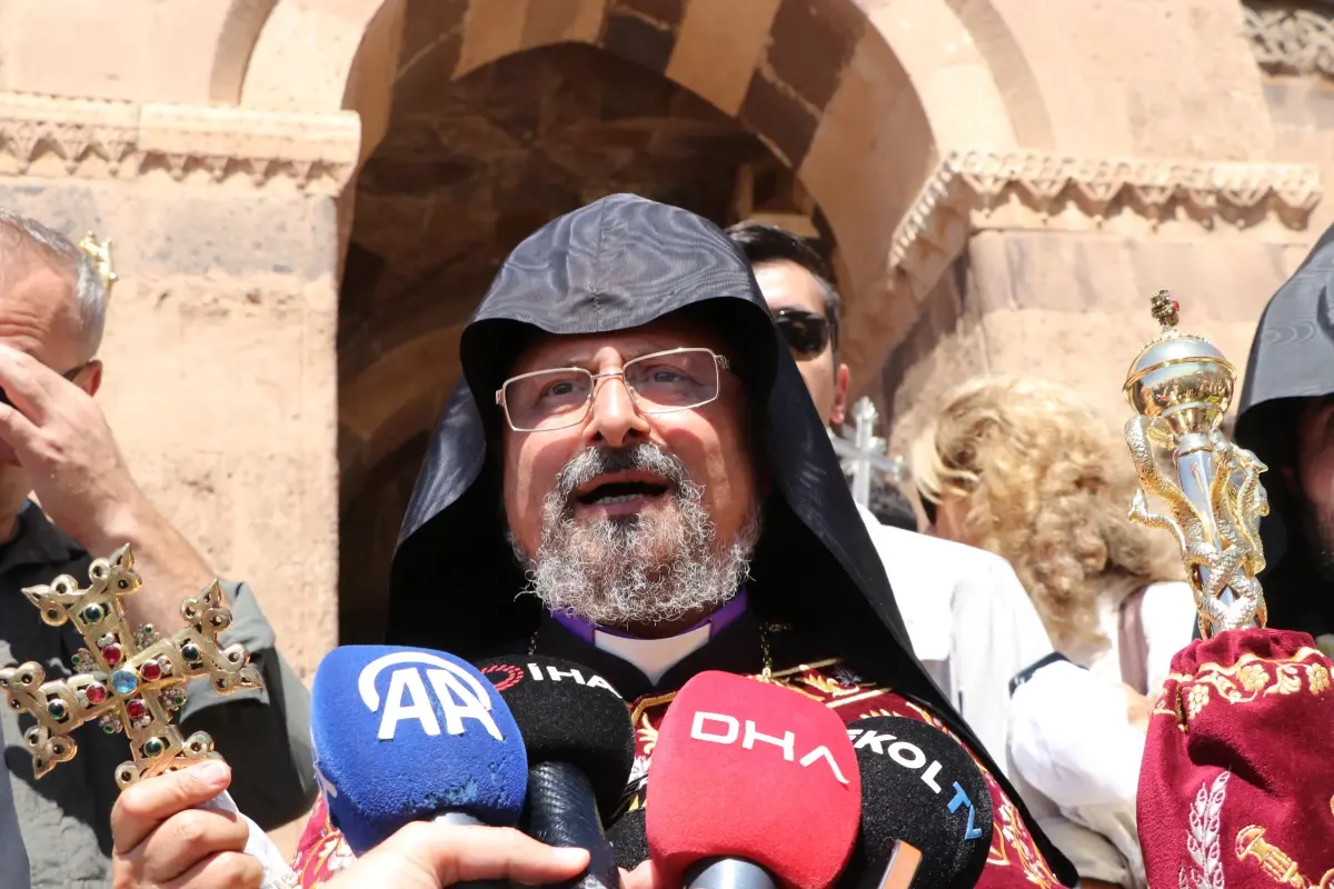 Akdamar Kilisesi'nde Barış Temalı Ayin