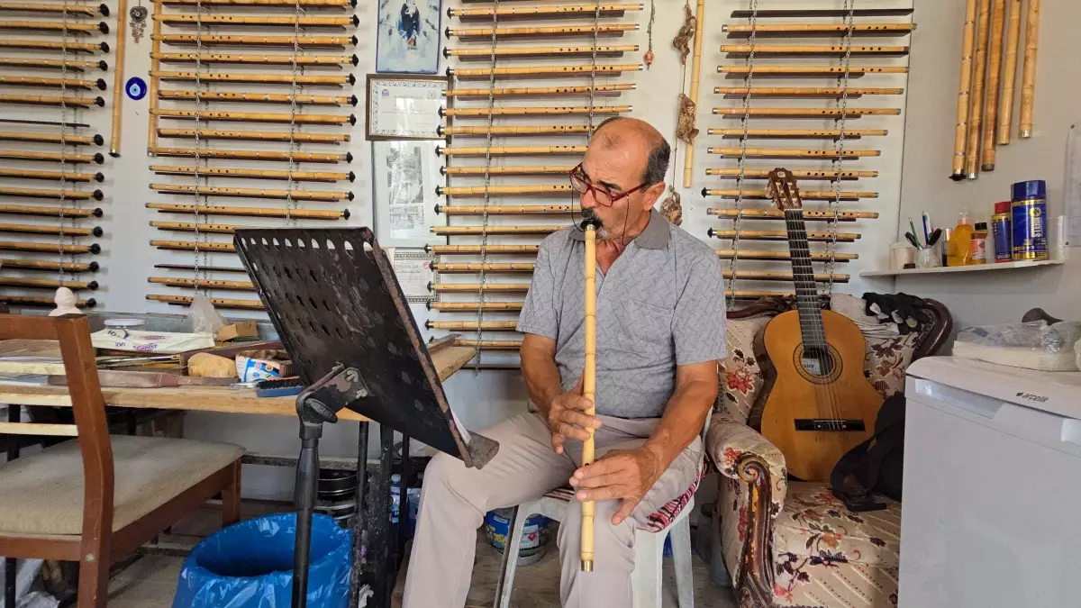 Cemil Kahiloğulları'nın Usta Ney Üretimi