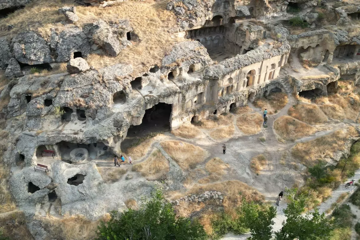 Türkiye'de tek ve 800 yıldır ayakta: Üstü cami, altı kilise 