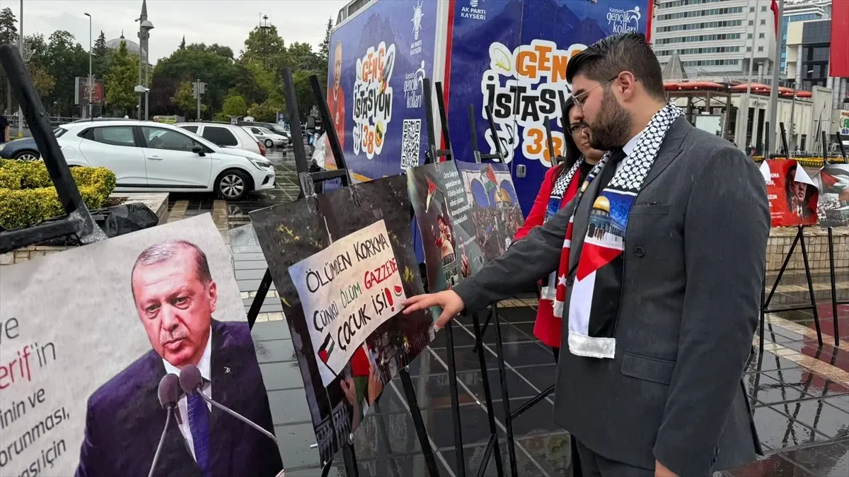 Kayseri AK Parti Gençlik Kolları Başkanlığı okulların açıldığı gün Gazze'de öldürülen çocuklara dikkati çekti