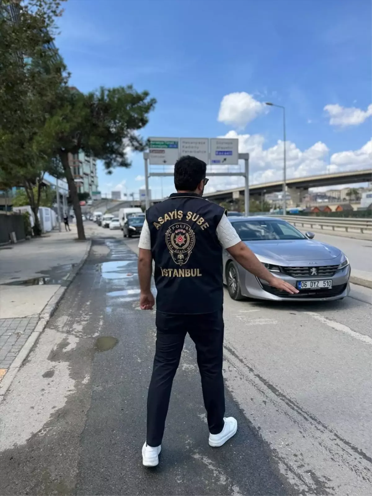 Kadıköy'de Okul Çevresinde Denetim: 2 Gözaltı